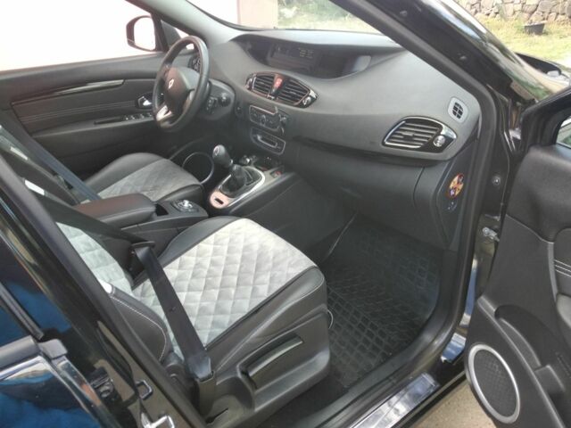 Рено Сценік III 2011 у Гайвороне на Automoto.ua Чорний Рено Сценік III, об'ємом двигуна 1.5 л та пробігом 271 тис. км за 6999 $, фото 1 на Automoto.ua