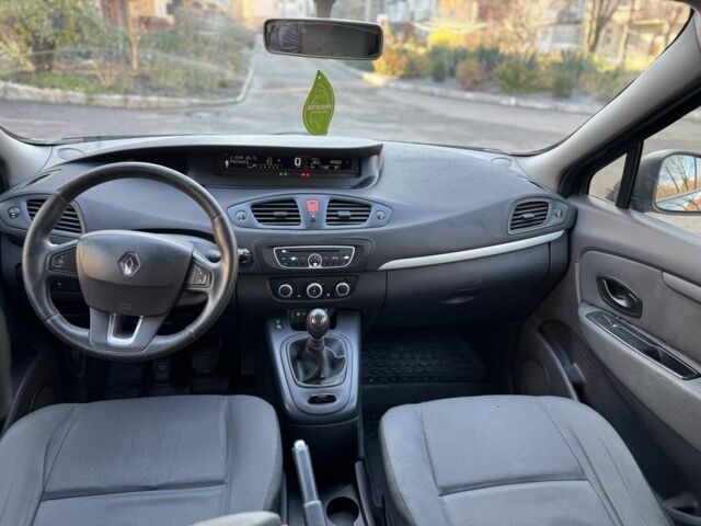 Черный Рено Сценик III, объемом двигателя 1.5 л и пробегом 300 тыс. км за 5100 $, фото 6 на Automoto.ua