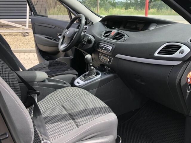 Черный Рено Сценик III, объемом двигателя 1.5 л и пробегом 155 тыс. км за 5500 $, фото 5 на Automoto.ua