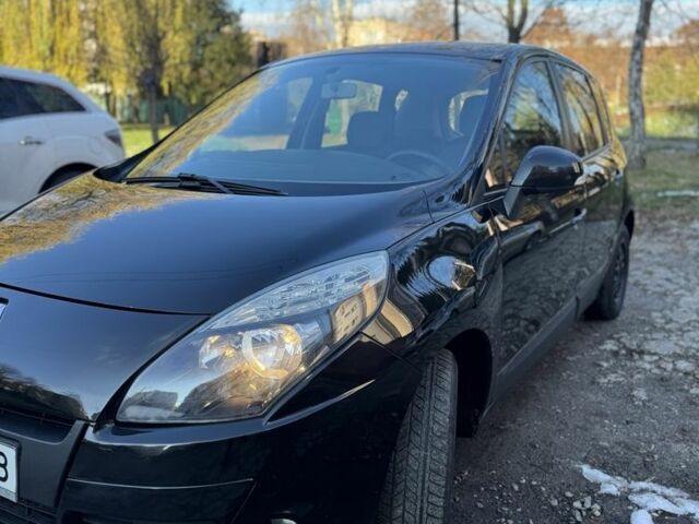 Черный Рено Сценик III, объемом двигателя 1.5 л и пробегом 300 тыс. км за 5100 $, фото 1 на Automoto.ua