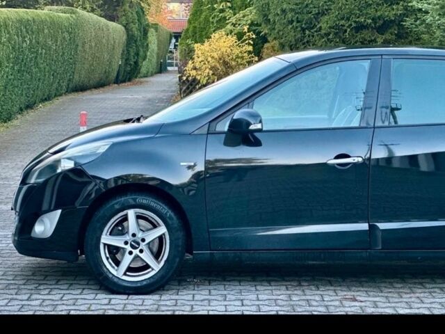 Черный Рено Сценик III, объемом двигателя 0 л и пробегом 300 тыс. км за 3800 $, фото 5 на Automoto.ua