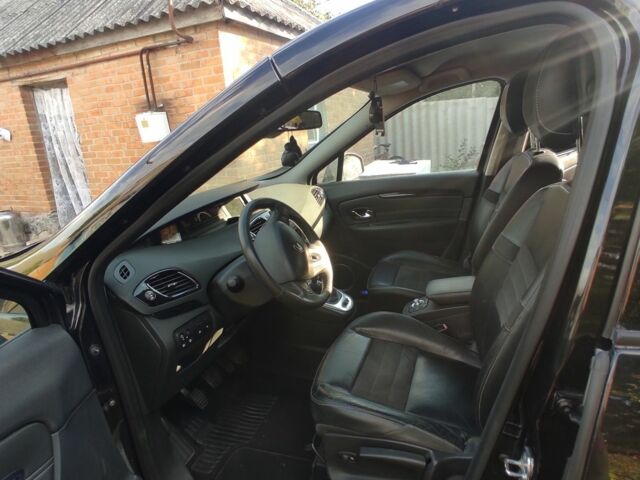 Чорний Рено Сценік III, об'ємом двигуна 1.6 л та пробігом 203 тис. км за 9000 $, фото 4 на Automoto.ua