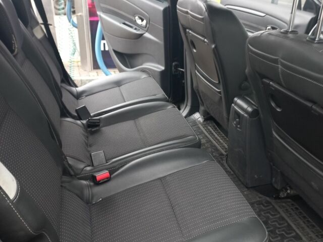 Черный Рено Сценик III, объемом двигателя 1.5 л и пробегом 305 тыс. км за 8200 $, фото 7 на Automoto.ua