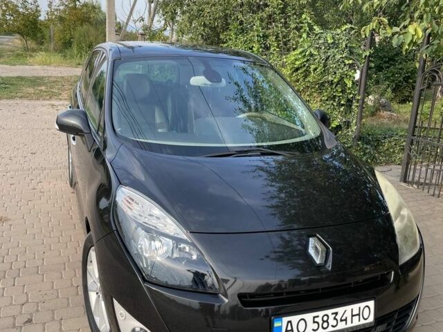 Черный Рено Сценик III, объемом двигателя 2 л и пробегом 225 тыс. км за 6100 $, фото 3 на Automoto.ua