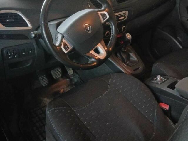 Чорний Рено Сценік III, об'ємом двигуна 1.5 л та пробігом 251 тис. км за 8200 $, фото 6 на Automoto.ua