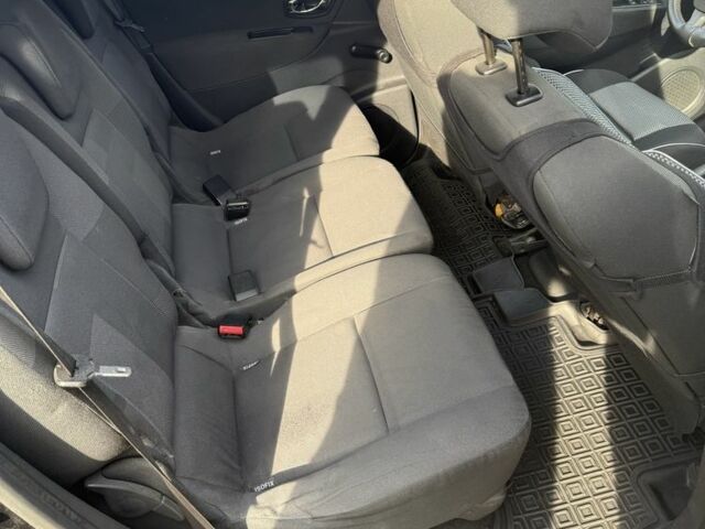 Черный Рено Сценик III, объемом двигателя 1.5 л и пробегом 242 тыс. км за 6499 $, фото 4 на Automoto.ua