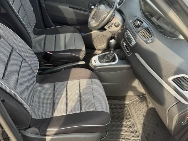 Черный Рено Сценик III, объемом двигателя 1.5 л и пробегом 242 тыс. км за 6499 $, фото 5 на Automoto.ua