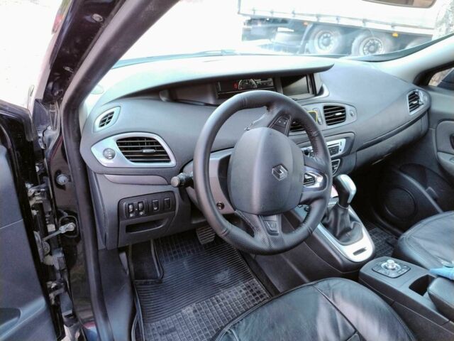 Черный Рено Сценик III, объемом двигателя 1.5 л и пробегом 247 тыс. км за 9500 $, фото 9 на Automoto.ua