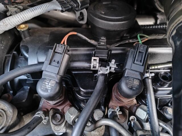 Черный Рено Сценик III, объемом двигателя 1.5 л и пробегом 247 тыс. км за 9500 $, фото 15 на Automoto.ua