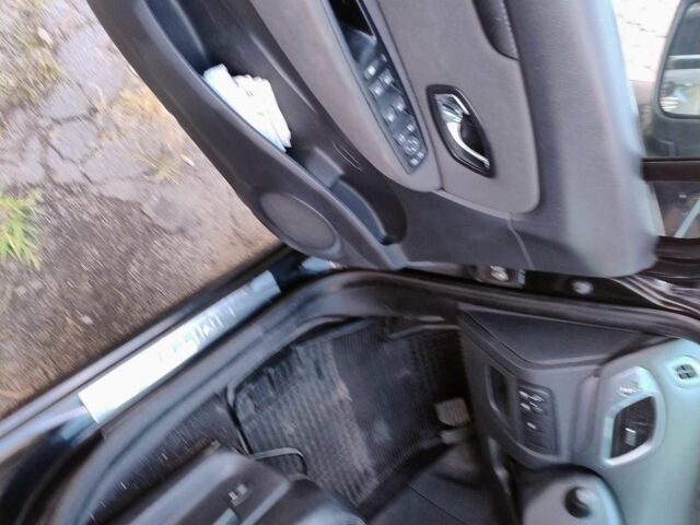 Черный Рено Сценик III, объемом двигателя 1.5 л и пробегом 247 тыс. км за 9500 $, фото 11 на Automoto.ua