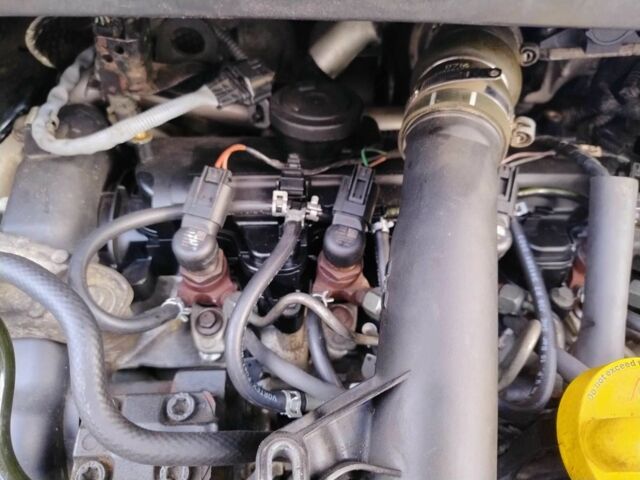 Черный Рено Сценик III, объемом двигателя 1.5 л и пробегом 247 тыс. км за 9500 $, фото 16 на Automoto.ua