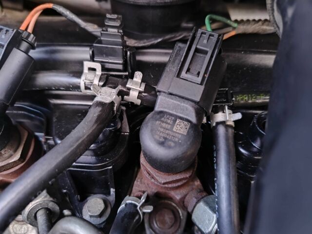 Черный Рено Сценик III, объемом двигателя 1.5 л и пробегом 247 тыс. км за 9500 $, фото 17 на Automoto.ua