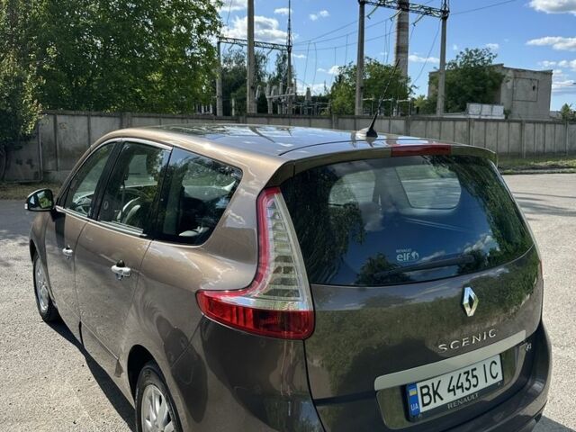 Коричневий Рено Сценік III, об'ємом двигуна 1.5 л та пробігом 237 тис. км за 8300 $, фото 6 на Automoto.ua