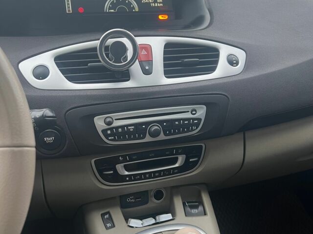 Коричневый Рено Сценик III, объемом двигателя 1.9 л и пробегом 254 тыс. км за 6700 $, фото 5 на Automoto.ua