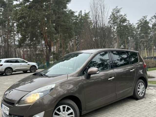 Коричневый Рено Сценик III, объемом двигателя 1.5 л и пробегом 292 тыс. км за 6600 $, фото 1 на Automoto.ua