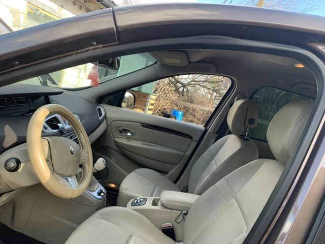 Коричневый Рено Сценик III, объемом двигателя 1.5 л и пробегом 200 тыс. км за 7800 $, фото 10 на Automoto.ua