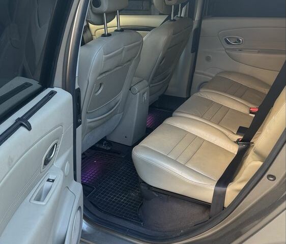 Коричневий Рено Сценік III, об'ємом двигуна 1.5 л та пробігом 300 тис. км за 8000 $, фото 6 на Automoto.ua