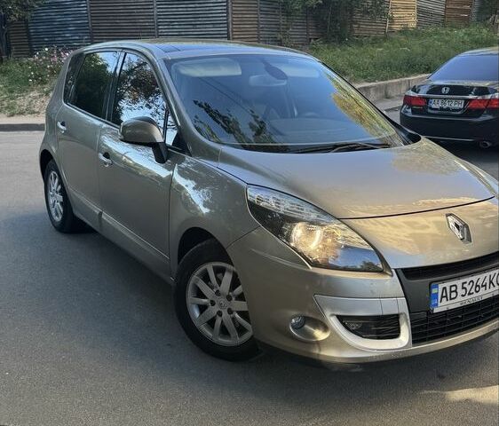 Коричневий Рено Сценік III, об'ємом двигуна 1.5 л та пробігом 300 тис. км за 8000 $, фото 2 на Automoto.ua