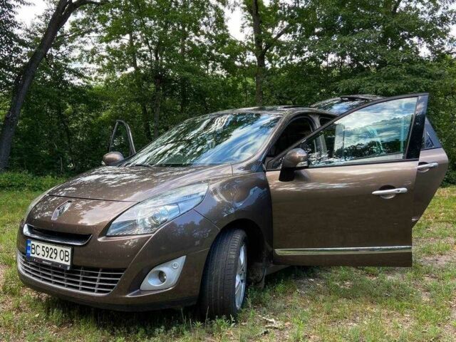 Коричневий Рено Сценік III, об'ємом двигуна 2 л та пробігом 365 тис. км за 7200 $, фото 1 на Automoto.ua