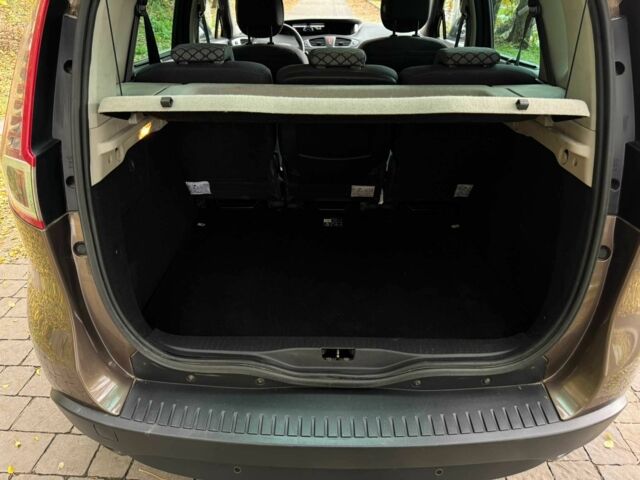 Коричневый Рено Сценик III, объемом двигателя 1.5 л и пробегом 226 тыс. км за 6500 $, фото 23 на Automoto.ua