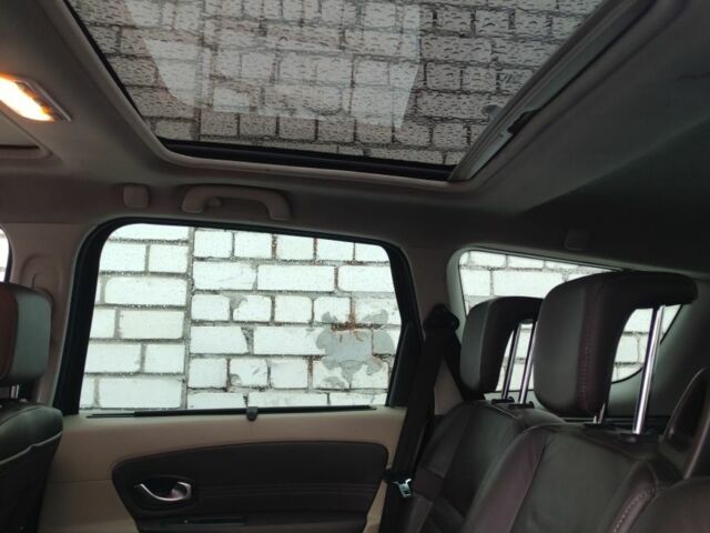 Коричневый Рено Сценик III, объемом двигателя 2 л и пробегом 311 тыс. км за 6800 $, фото 9 на Automoto.ua