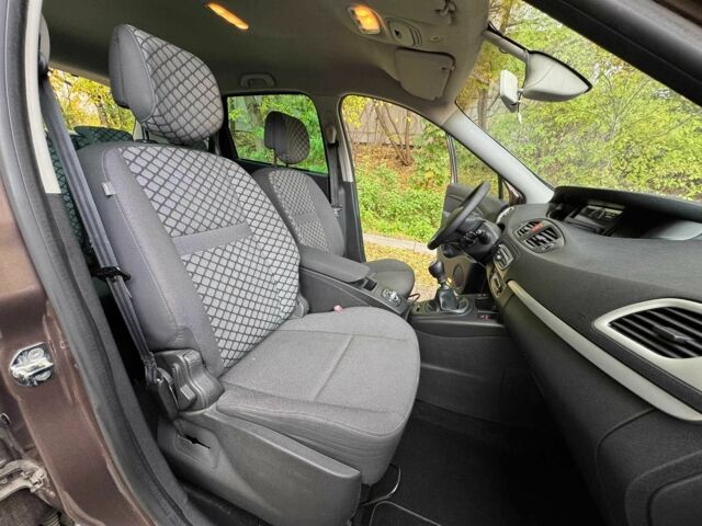 Коричневый Рено Сценик III, объемом двигателя 1.5 л и пробегом 226 тыс. км за 6500 $, фото 9 на Automoto.ua