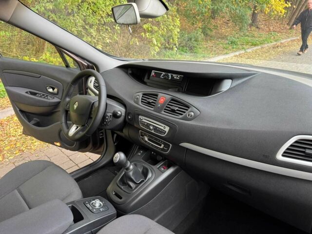 Коричневый Рено Сценик III, объемом двигателя 1.5 л и пробегом 226 тыс. км за 6500 $, фото 10 на Automoto.ua