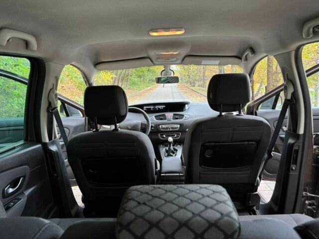 Коричневый Рено Сценик III, объемом двигателя 1.5 л и пробегом 226 тыс. км за 6500 $, фото 18 на Automoto.ua