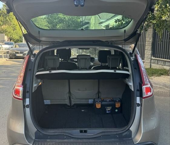 Коричневий Рено Сценік III, об'ємом двигуна 1.5 л та пробігом 300 тис. км за 8000 $, фото 10 на Automoto.ua