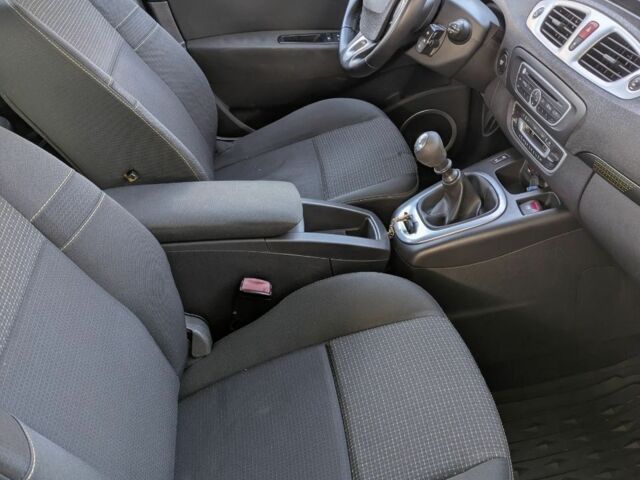 Рено Сценик III 2010 в Днепре (Днепропетровске) на Automoto.ua Коричневый Рено Сценик III, объемом двигателя 1.4 л и пробегом 195 тыс. км за 3600 $, фото 4 на Automoto.ua