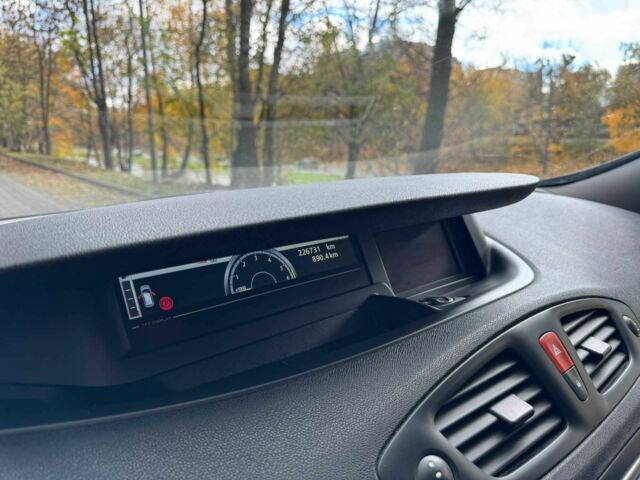 Коричневый Рено Сценик III, объемом двигателя 1.5 л и пробегом 226 тыс. км за 6500 $, фото 11 на Automoto.ua