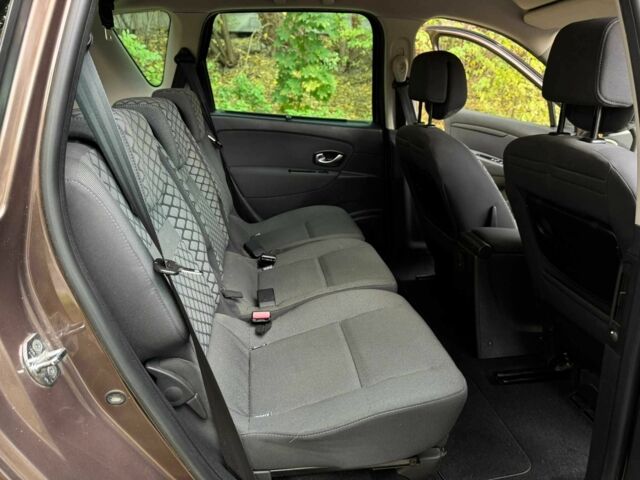 Коричневый Рено Сценик III, объемом двигателя 1.5 л и пробегом 226 тыс. км за 6500 $, фото 16 на Automoto.ua