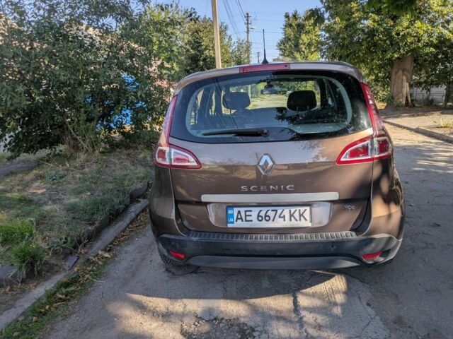 Рено Сценик III 2010 в Днепре (Днепропетровске) на Automoto.ua Коричневый Рено Сценик III, объемом двигателя 1.4 л и пробегом 195 тыс. км за 3600 $, фото 3 на Automoto.ua