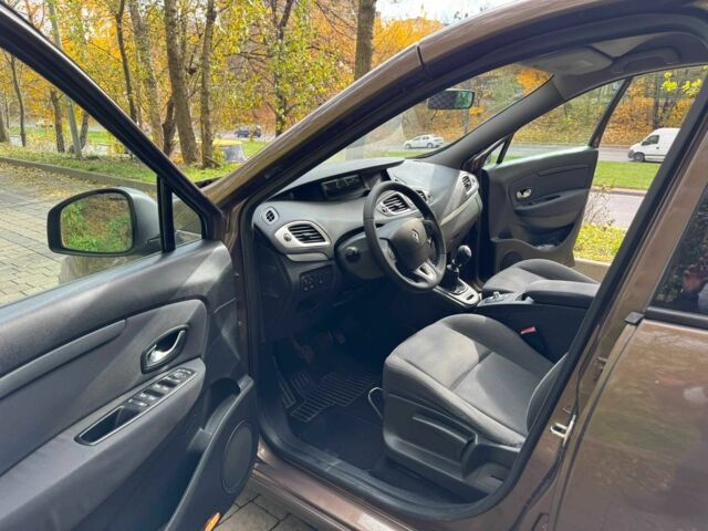 Коричневый Рено Сценик III, объемом двигателя 1.5 л и пробегом 226 тыс. км за 6500 $, фото 8 на Automoto.ua