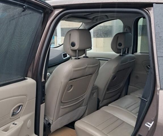 Коричневый Рено Сценик III, объемом двигателя 1.4 л и пробегом 203 тыс. км за 5399 $, фото 17 на Automoto.ua