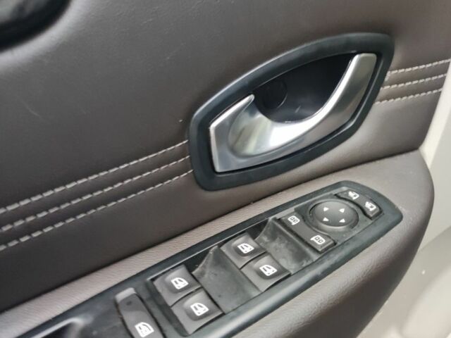 Коричневый Рено Сценик III, объемом двигателя 2 л и пробегом 311 тыс. км за 6800 $, фото 14 на Automoto.ua