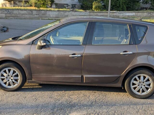 Коричневий Рено Сценік III, об'ємом двигуна 1.5 л та пробігом 207 тис. км за 8300 $, фото 13 на Automoto.ua