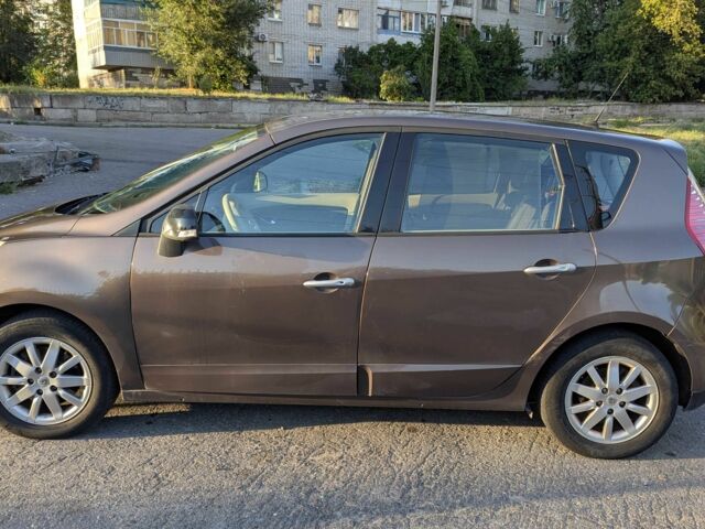 Коричневий Рено Сценік III, об'ємом двигуна 1.5 л та пробігом 207 тис. км за 8300 $, фото 12 на Automoto.ua