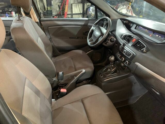 Коричневый Рено Сценик III, объемом двигателя 1.6 л и пробегом 232 тыс. км за 6350 $, фото 4 на Automoto.ua