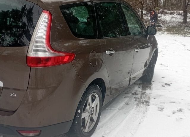 Коричневый Рено Сценик III, объемом двигателя 1.5 л и пробегом 295 тыс. км за 8100 $, фото 3 на Automoto.ua