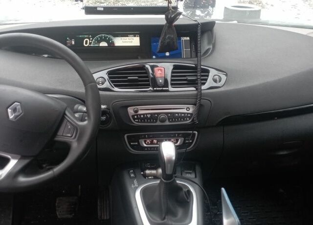 Коричневий Рено Сценік III, об'ємом двигуна 1.5 л та пробігом 295 тис. км за 7700 $, фото 5 на Automoto.ua