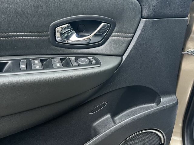 Коричневый Рено Сценик III, объемом двигателя 1.6 л и пробегом 225 тыс. км за 10700 $, фото 15 на Automoto.ua