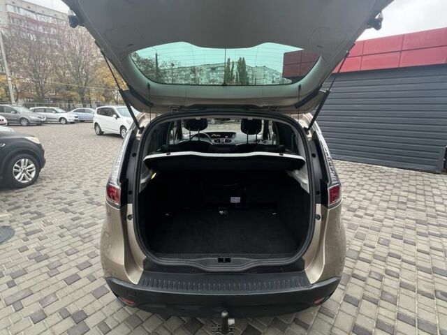 Коричневый Рено Сценик III, объемом двигателя 1.6 л и пробегом 225 тыс. км за 10700 $, фото 23 на Automoto.ua