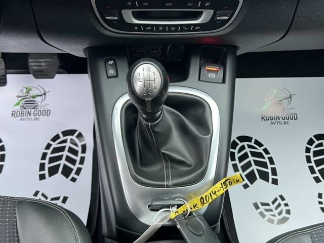 Коричневый Рено Сценик III, объемом двигателя 1.6 л и пробегом 225 тыс. км за 10700 $, фото 16 на Automoto.ua