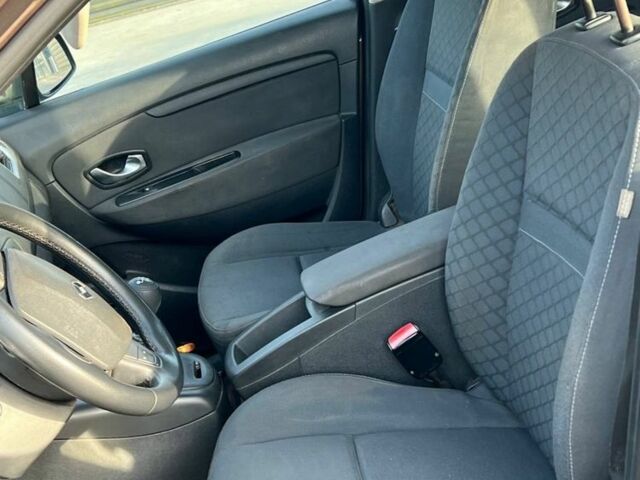 Коричневий Рено Сценік III, об'ємом двигуна 1.9 л та пробігом 295 тис. км за 6200 $, фото 6 на Automoto.ua