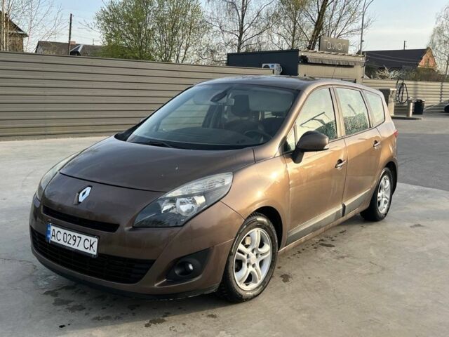 Коричневий Рено Сценік III, об'ємом двигуна 1.9 л та пробігом 295 тис. км за 6200 $, фото 1 на Automoto.ua