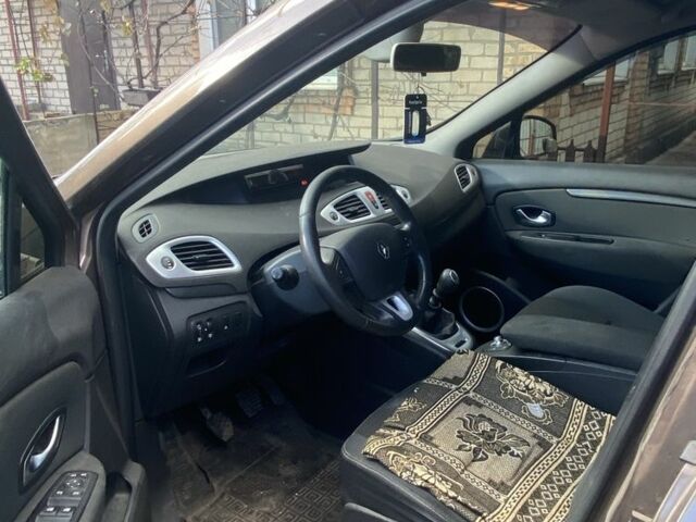 Коричневый Рено Сценик III, объемом двигателя 1.5 л и пробегом 280 тыс. км за 5500 $, фото 4 на Automoto.ua