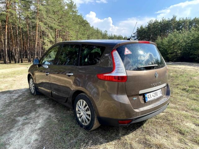 Коричневий Рено Сценік III, об'ємом двигуна 1.4 л та пробігом 215 тис. км за 6300 $, фото 22 на Automoto.ua