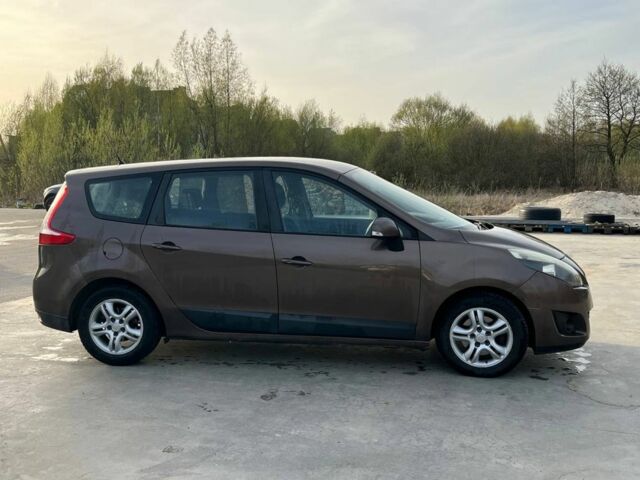 Коричневий Рено Сценік III, об'ємом двигуна 1.9 л та пробігом 295 тис. км за 6200 $, фото 2 на Automoto.ua