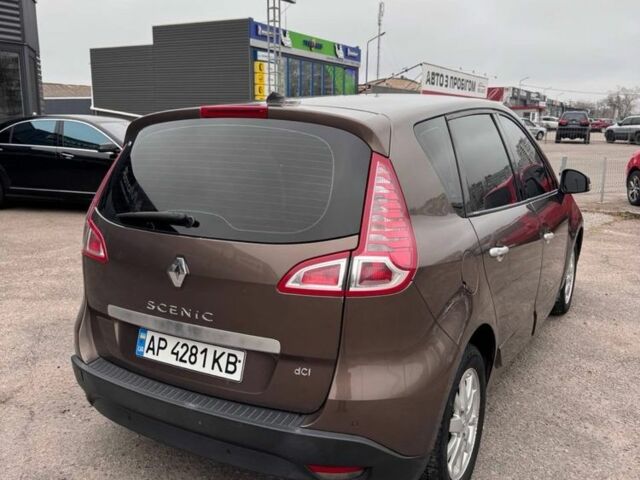 Коричневый Рено Сценик III, объемом двигателя 1.5 л и пробегом 239 тыс. км за 7999 $, фото 3 на Automoto.ua